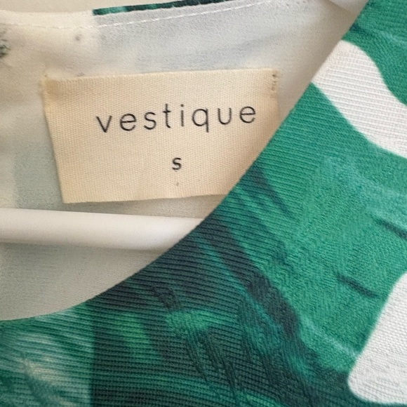 VESTIQUE palm print dress! Lined and size S Worn once! - Picture 4 of 5